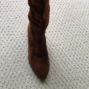 Great brown leather suede boots. Size 7 1/2. BNWT. thumbnail 6