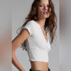 BDG Urban Outfitters NWOT Madi Ribbed Surplice Short Sleeve Tee see flaw** XL thumbnail 2