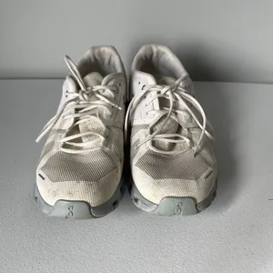 On Running Cloud 5 Athletic Shoes Supportive White Blue Women's Size 9.5 thumbnail 3