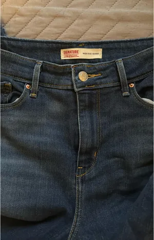Signature by Levi Strauss Jeans thumbnail 3