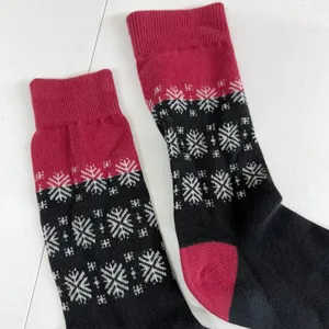 Women's red snowflake stretch‎ knit tall crew socks accessories casual one size thumbnail 2