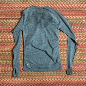 Old Navy Grey Laser Cut Athletic Long Sleeve Top thumbnail 5