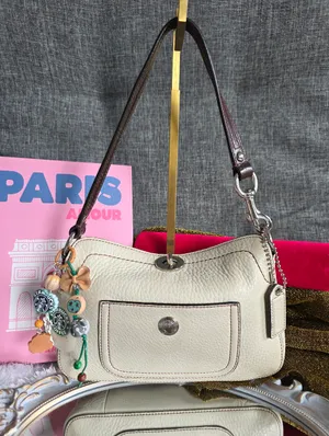 Coach 2005 Chelsea Turnlock Pebbled Y2k Shoulder Bag thumbnail 1