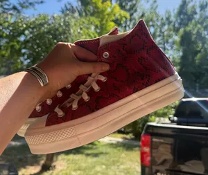 Red snake print Converse thumbnail 1