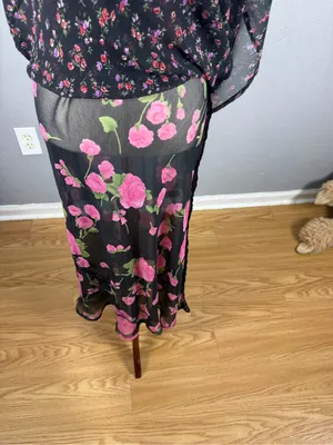 Black Floral V-Neck Maxi Dress with Pink Roses Reversible small-medium thumbnail 4