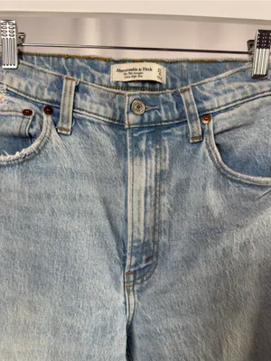 Abercrombie & Fitch Ultra High Rise 90s Straight Jean in Medium Blue Size 4 thumbnail 6