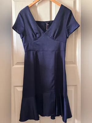 Skies are Blue Navy Satin Flutter Sleeve Midi Dress Sz Med Autumn Wedding Guest thumbnail 8