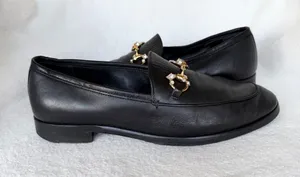Gucci Black Leather Women's Loafers with Gold Horsebit Size 8.5 thumbnail 1