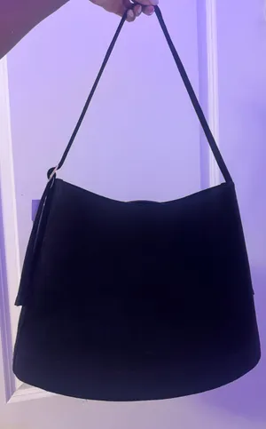Poelle Shoulder Bag Black thumbnail 1