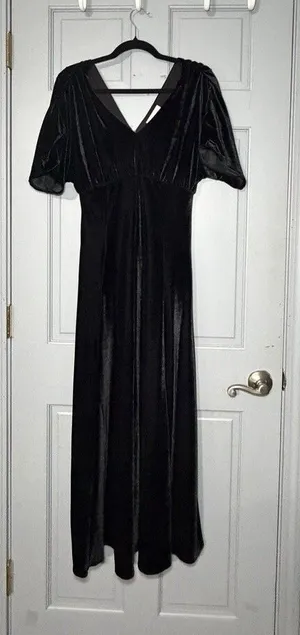 Chelsea 28 Velvet Dress Womens XS Black V Neck Short Sleeve NWOT thumbnail 1