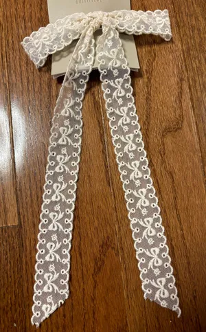 Urban Outfitters NWT coquette Medium Lace Hair Bow Barrette thumbnail 5