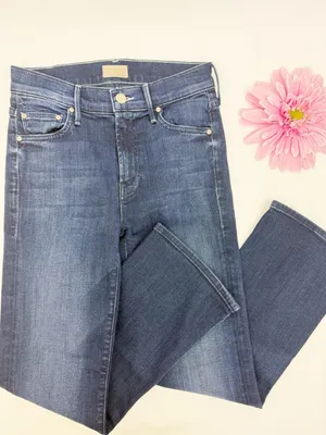 Mother Denim The Outsider Crop Flare Jeans: Two Strangers Ride On The Subway thumbnail 6