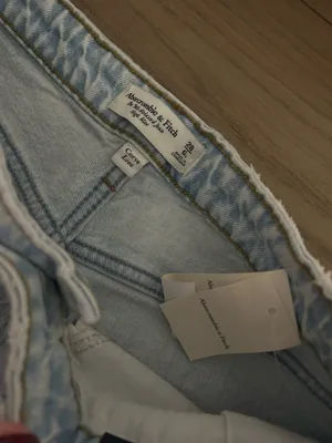 Abercrombie & Fitch "Curve Love" High Rise '90s Relaxed jean thumbnail 7
