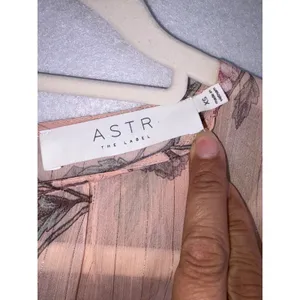 ASTR The Label Peach Floral Flutter Sleeve Metallic Stripe Midi Dress XS Womens thumbnail 7
