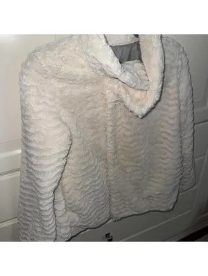 Patagonia Women's White and Cream Jacket thumbnail 4