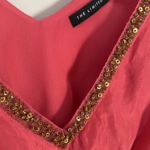 The Limited 100% Silk Coral Pink + Gold Beaded Layered Ruffle Blouson Tank Top thumbnail 4