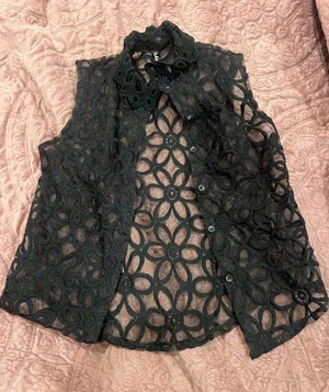 Black Floral Crochet Lace Women's top Size M thumbnail 1