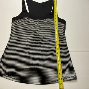 Lululemon Run: First Base Tank
Hyper Stripe Black Ghost / Black Sz 8 thumbnail 5