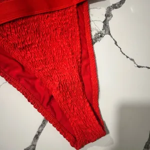 Red Textured Bikini Set Size 6 thumbnail 3