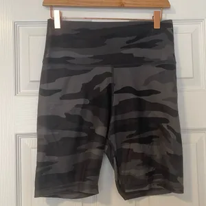 Aerie chill play move camo bike shorts thumbnail 1
