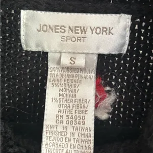 Vintage Jones New York Sport Black Turtleneck Sweater with Snowflake Size Small thumbnail 4