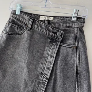 Free People We The Free Parker Wrap Mini Skirt Raw Hem Denim Black‎ Washed thumbnail 3