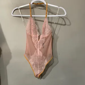 Victoria's Secret very sexy V wire angel lace sheer gold pink tong teddy thumbnail 3
