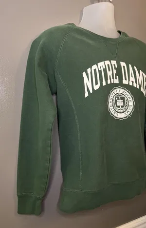 Notre Dame Fighting Irish Sweatshirt Womens Small Green NCAA Crewneck Champion thumbnail 1