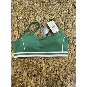 WILO‎ THE LABEL green white sports bra NWT padded tank tennis golf Size Medium thumbnail 2