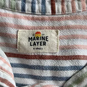 Marine Layer cuffed cotton short sleeved button down shirt. Size XS thumbnail 4