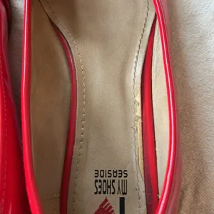 I ❤️My Shoes Seaside Vintage? Shiny Red Silver Buckle Loafers Size 38 thumbnail 8