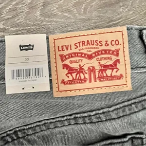Womens Levis Lo Pro Straight Leg Jeans Acid Wash Gray Splatter Womens Size 30 thumbnail 7