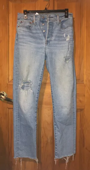 368. Levi’s high rise wedgie straight light wash distressed jeans size 28 thumbnail 1