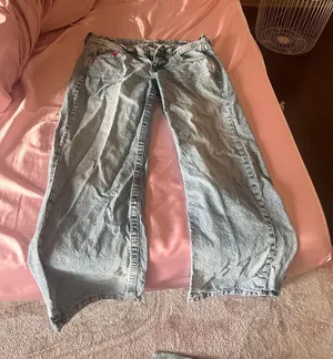 BDG Low-Rise Kayla Straight Leg Jeans thumbnail 1