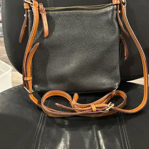 Dooney & Bourke Black Leather Crossbody Bag thumbnail 4
