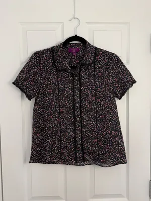 Jcrew Lace-Trim Button-Up Shirt in Liberty Strawberry Floral Fabric Size 2 thumbnail 3