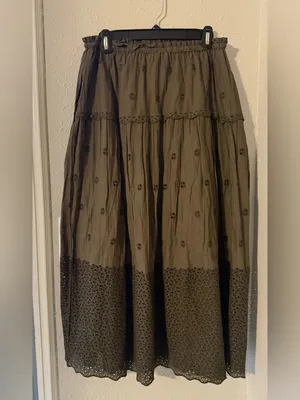NWT Elie Tahari tiered eyelet maxi skirt in olive/army green. thumbnail 3