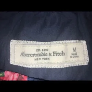 Abercrombie & Fitch mini skirt thumbnail 4
