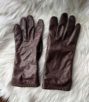 Classic Brown Leather Gloves size Medium thumbnail 1