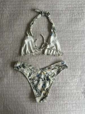 Abercrombie & Fitch Cream Floral Bikini thumbnail 3
