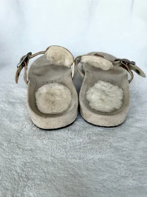 UGG Gypsy Patent Leather Flip Flop Sandal Gold Size 6 Womens thumbnail 5