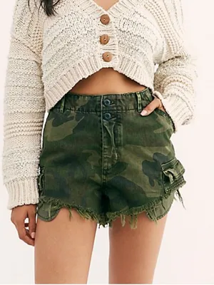 Free People Commando Cutoff High-Waist Camo Cargo Shorts - Green size 8 thumbnail 1