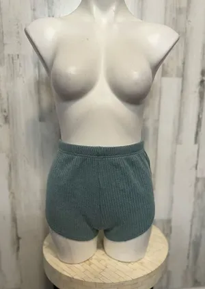 Green shorts Green thumbnail 1