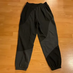 Alo Yoga Make Waves Sweatpant Vintage Black Tonal S thumbnail 8