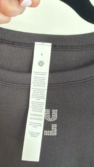 Lululemon Size 6 Hold Tight Long Sleeve in Black thumbnail 9