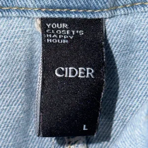 Cider Women’s Large Denim Overalls Shorts thumbnail 8