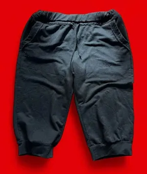 Large Black sweatpants Capri, featuring a classic streetwear style, Used, #219 thumbnail 1