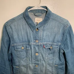 Levi's Womens Size Small Denim Jean Jacket Light Wash Stretch Cotton thumbnail 4