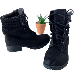BOC Combat Womens Boots Size 6M Y2K Knit Cuff Boho Grunge Black Stacked Heel thumbnail 1