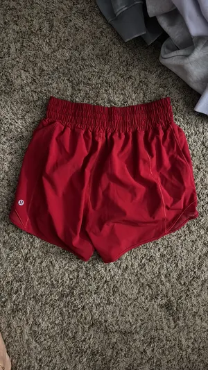 Lululemon Hot Hot Shorts thumbnail 2
